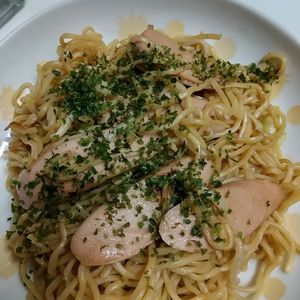 とまっちょ嫁の作ってみた!投稿(1食約92円！魚肉ソーセージdeシンプル焼きそば)