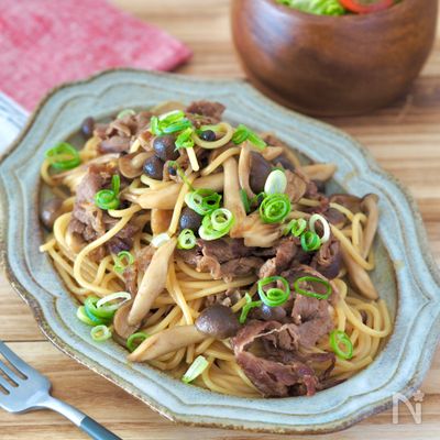 【すき焼き味のごちそうパスタ】少ない牛こまで♩節約レシピ