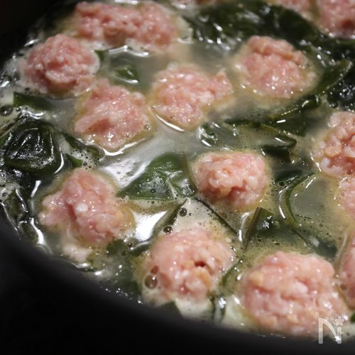 鶏だしの旨みたっぷり!納豆つくねの韓国風わかめスープ