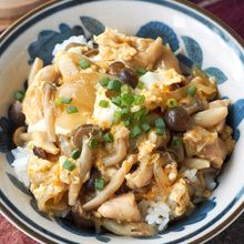 きのこの旨味たっぷり♪【ふわとろ親子丼】