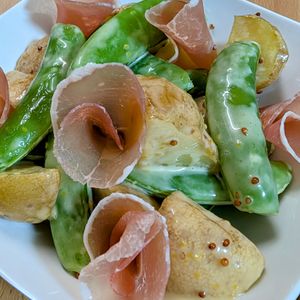 まゆのの作ってみた!投稿(レンジで簡単！春野菜サラダ♡マヨ•バタ•マスタード•ドレ)