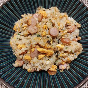 よっこの作ってみた!投稿(【塩こんぶバター炒飯】ウインナーと卵で絶品炒飯!味付け簡単♪)