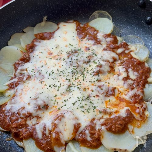 【ワンパン10分で】じゃがいものミートチーズ焼き