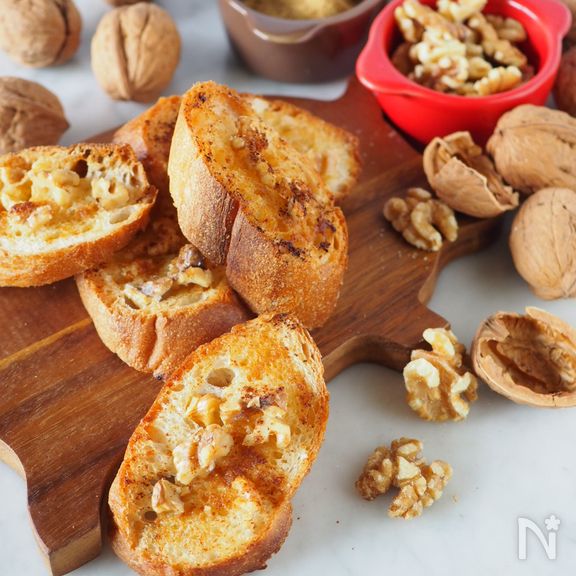 香ばしい香りがたまらない！！くるみのキャラメルラスク