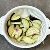 豚こまと茄子のミョウガ味噌炒めの工程1