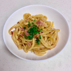 makiの作ってみた!投稿(5分かからずできちゃう♡焼きカレーうどん)
