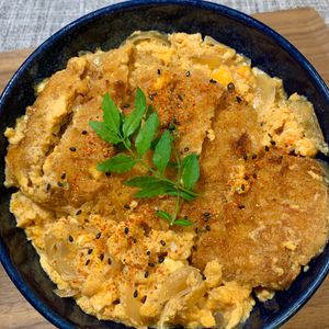 楽ラク手抜キッチン🐶🐾の作ってみた!投稿(【絶品☆かつ丼】食堂の味♡味しみカツと旨い汁でご飯ガッツリ！)