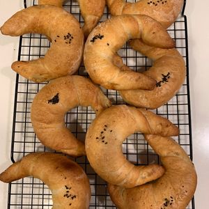 ぐ〜たら子の作ってみた!投稿(塩パン好きへ！研究を重ねて食感を追求した『クレセント塩パン』)