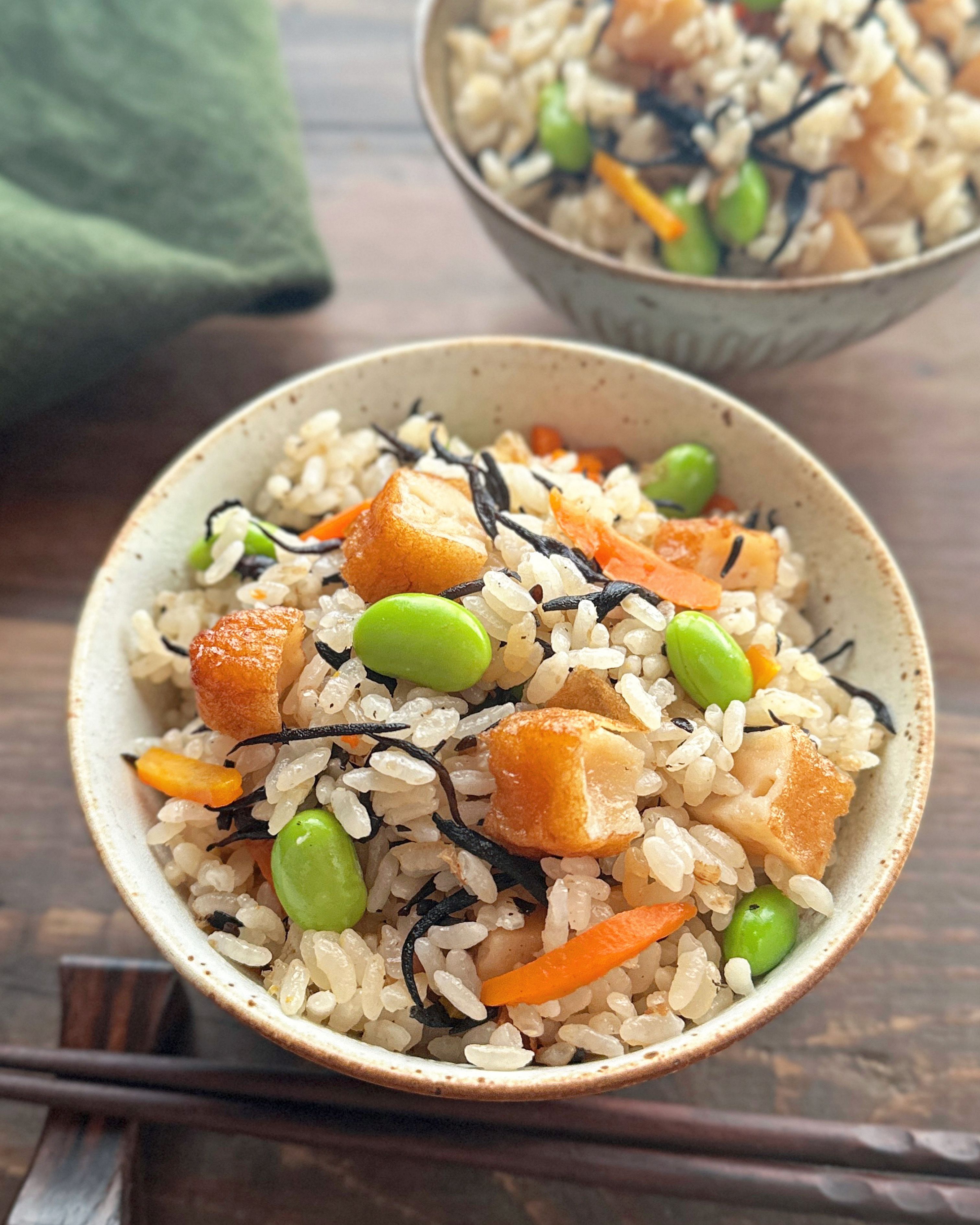 炊き込みご飯 さつま揚げとひじきの炊き込みご飯】うま味たっぷり！ | レシピサイトNadia