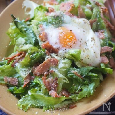 卵とろ～り♪たっぷりレタスのシーザー風サラダ