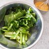 10分かからず簡単副菜【小松菜としらすのふんわり卵炒め】の工程1