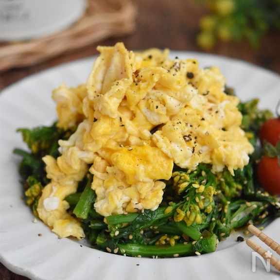 菜の花とふわふわ卵のバター醤油サラダ