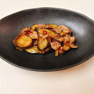 りんの作ってみた!投稿(行列のできる中華屋さんの🤤とろとろ豚バラなす🤩🍚)