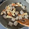 【こんにゃくとちくわの甘辛煮】すぐできて作り置きにも◎の工程2