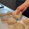 パリッパリ！春巻きの皮で作る【ささみカツ】の工程2