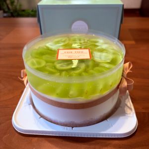 ヨウコばぁばの作ってみた!投稿(シャインマスカットのレアチーズケーキ)