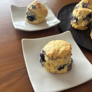 こむぎの作ってみた!投稿(ブルーベリースコーン#冷凍ブルーベリー＃おやつ#朝食)