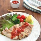 鶏もも肉のハーブソテー☆トマトガーリックソース