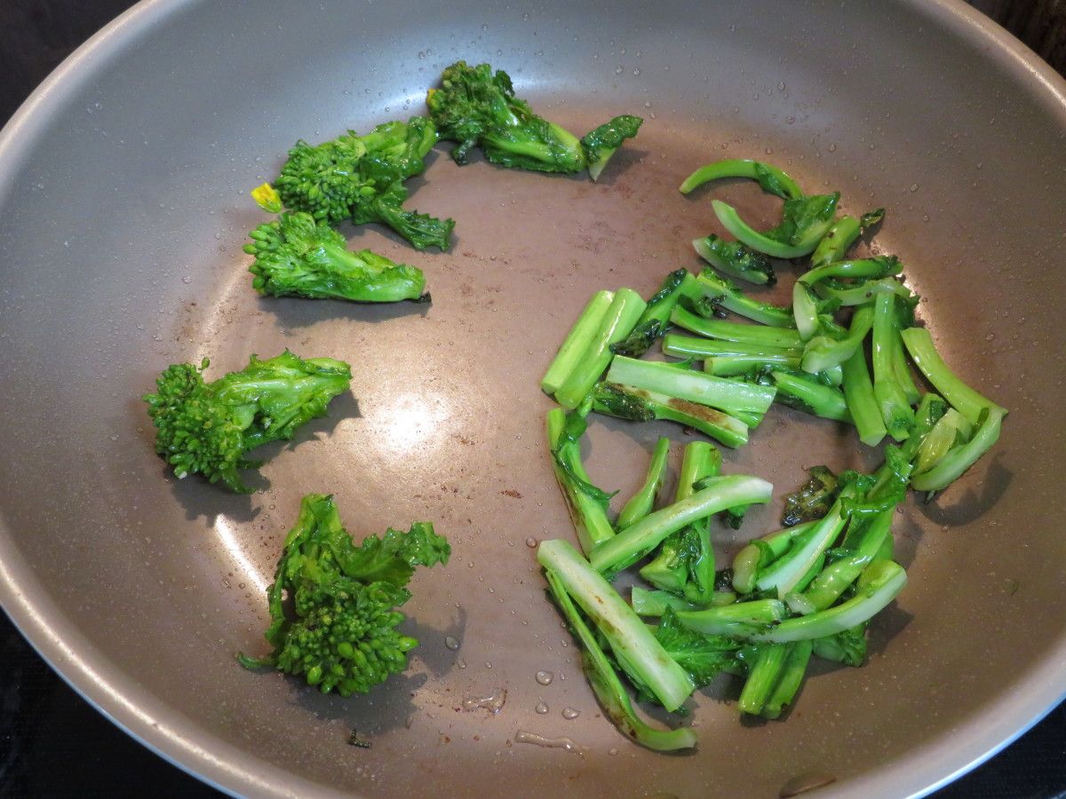 ごはんがすすむ 鮭と菜の花のペペロンチーノ風 レシピサイト Nadia ナディア プロの料理家のおいしいレシピ