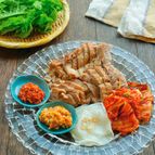 漬けたてキムチでポッサム(茹で豚)【韓国料理】