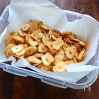 作り置きで便利♪カリカリにんにくチップ
