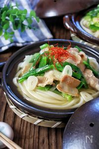 【もつ鍋風うどん】春キャベツと豚バラで