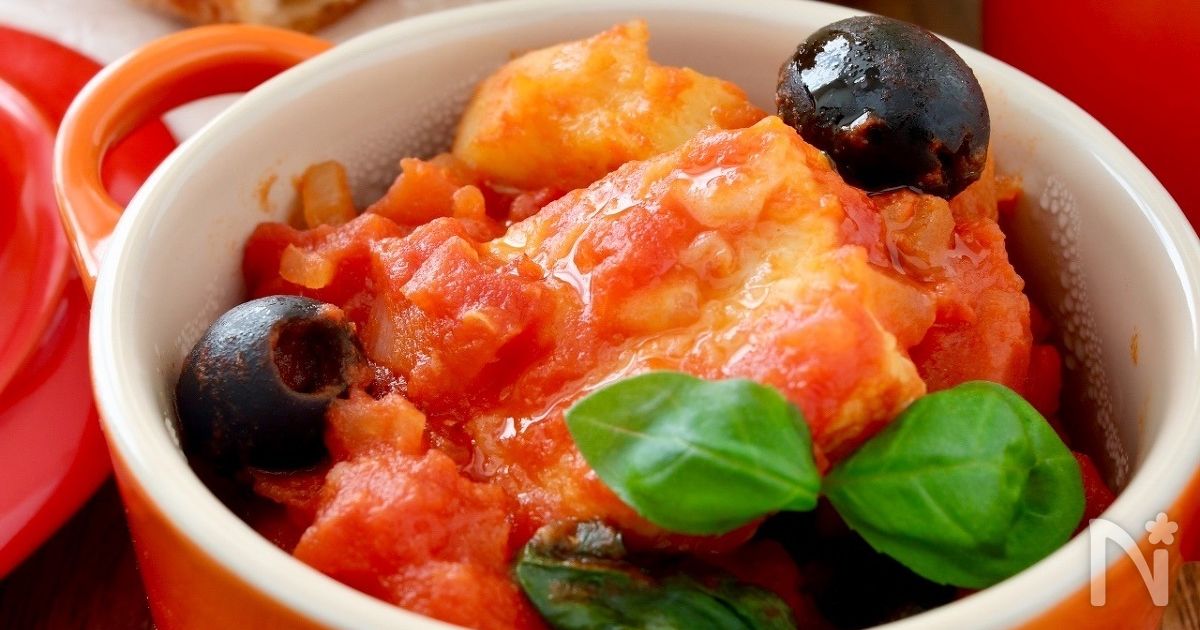 フライパンで＊メカジキとじゃが芋のトマト煮込み