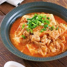 煮るだけ5分♪『豚バラ豆腐ともやしの韓国風ごま味噌スープ』