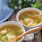 ごま油香る♡キャベツとむき海老のにんにくピリ辛スープ