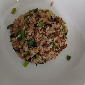 1556395の作ってみた!投稿(栄養たっぷり！サバ缶と小松菜のチャーハン)