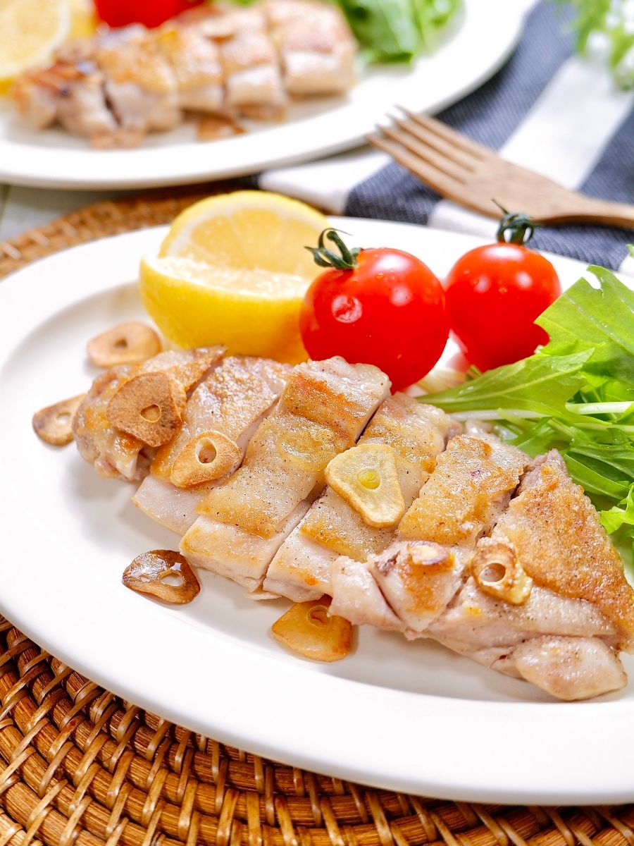 皮パリッパリ シンプルな味付けで パリパリチキンステーキ レシピサイト Nadia ナディア プロの料理家のおいしいレシピ