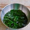 刺身こんにゃくとトマトとわかめのさっぱり和えの工程1