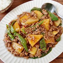 【とろうま！じゃがいもの甘辛そぼろ炒め】ご飯が止まらない♪