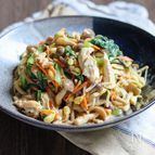 ヘルシーすぎる【鶏むね肉と野菜のピーナッツバターあえ】