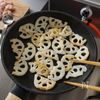 【ワンパン絶品おかず♡】鶏れんこんの甘辛バターしょうゆ炒めの工程1