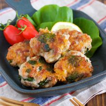 ふわふわジューシー♪『豚こまの青じそチーズ丸め焼き』
