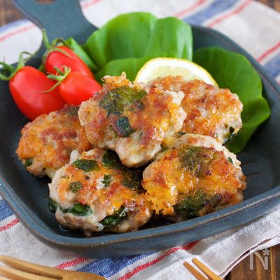 ふわふわジューシー♪『豚こまの青じそチーズ丸め焼き』