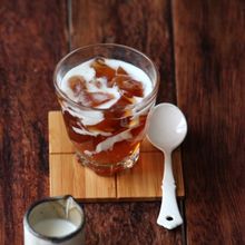 ほうじ茶ゼリー。ミルクソース。