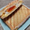 よっこの作ってみた!投稿(たまごとハムとチーズのホットサンド)
