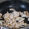 家族絶賛【豚こまととうもろこしの味噌バター炒め】箸がとまらんの工程2