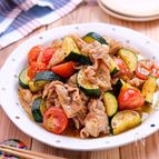 【豚バラズッキーニの旨塩にんにく炒め】カリじゅわ♪夏味おかず