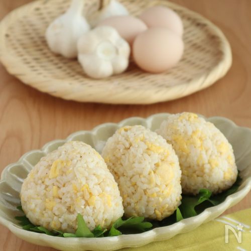 白だし香る♪ぺぺたまおにぎり