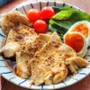 レンジで作る♪ガリバタ醤油の鶏むねチャーシュー