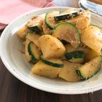 レンジでOK。【ホクホクじゃがいもとズッキーニの胡麻和え