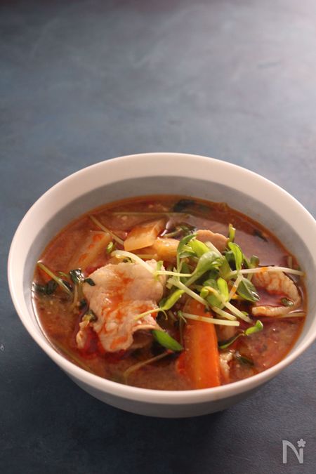 こんな食材もアリなんだ ひと味違った進化系豚汁で温まろう レシピサイト Nadia ナディア プロの料理家のおいしいレシピ