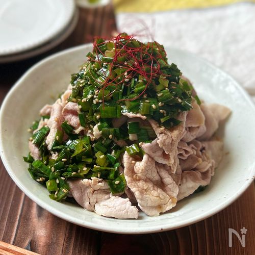 【ピリ辛ニラだれの豚しゃぶ】ニラの香りが食欲そそる!