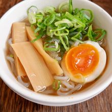 シメまで食べたい!真夜中の白滝しょうゆラーメン