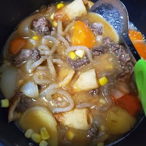 yooooの作ってみた!投稿(こっくりおいしい♩味噌バターコーン肉じゃが)
