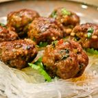 サイゴンミートボール　ベトナム風で風味と食感がクセなります！