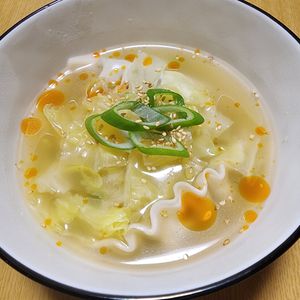 ナムディの作ってみた!投稿(餃子とたっぷりキャベツのうま塩スープ)